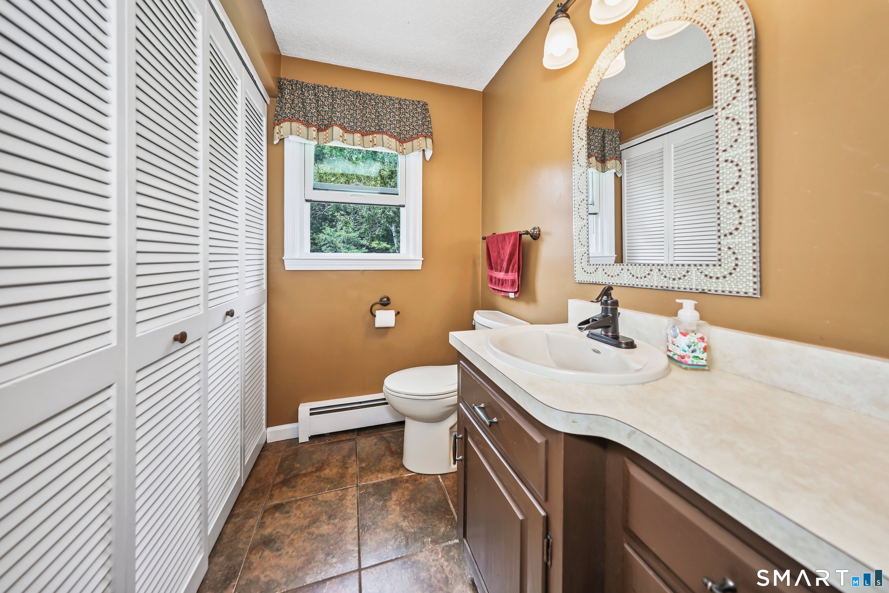 2 Meadowside Drive