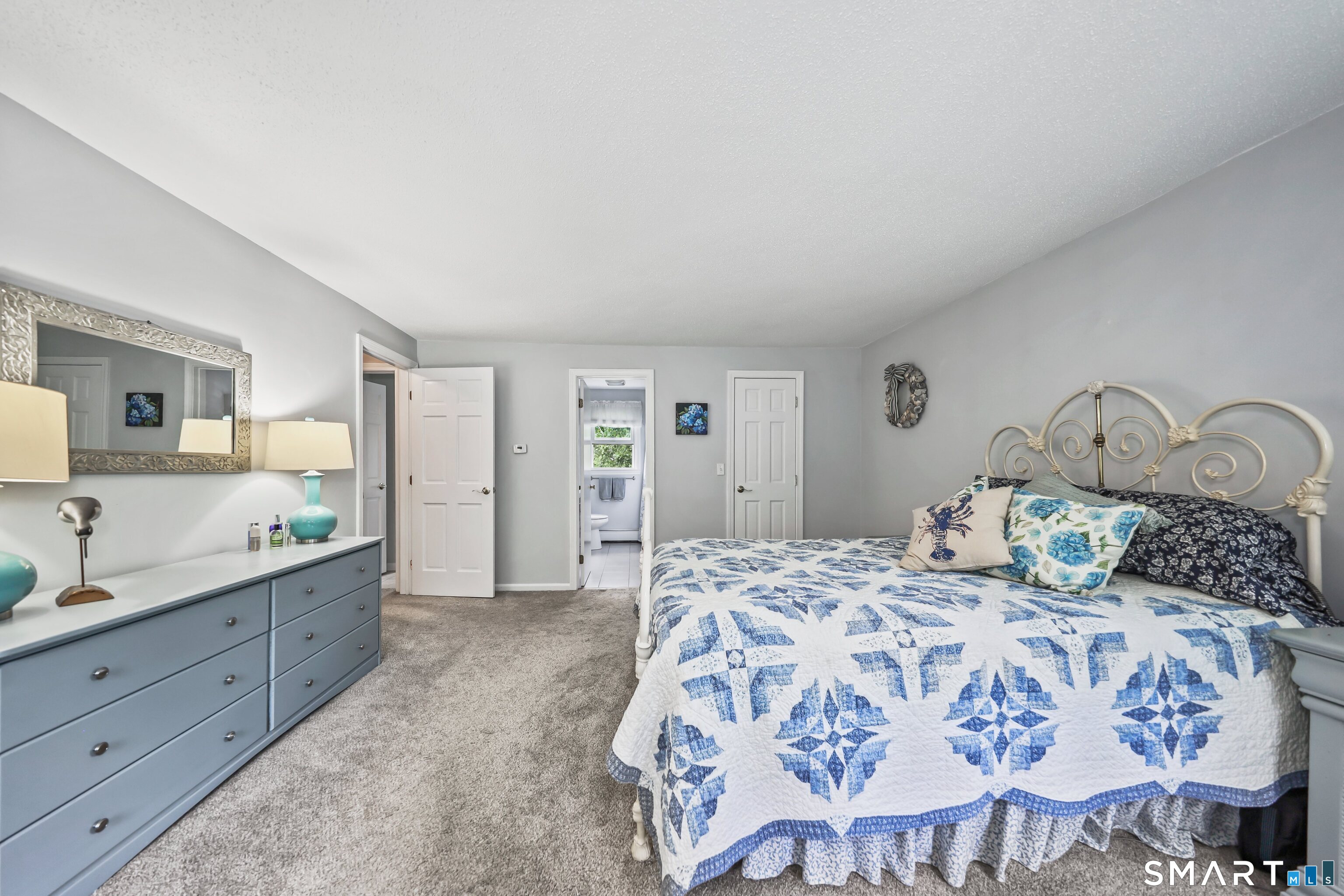 2 Meadowside Drive
