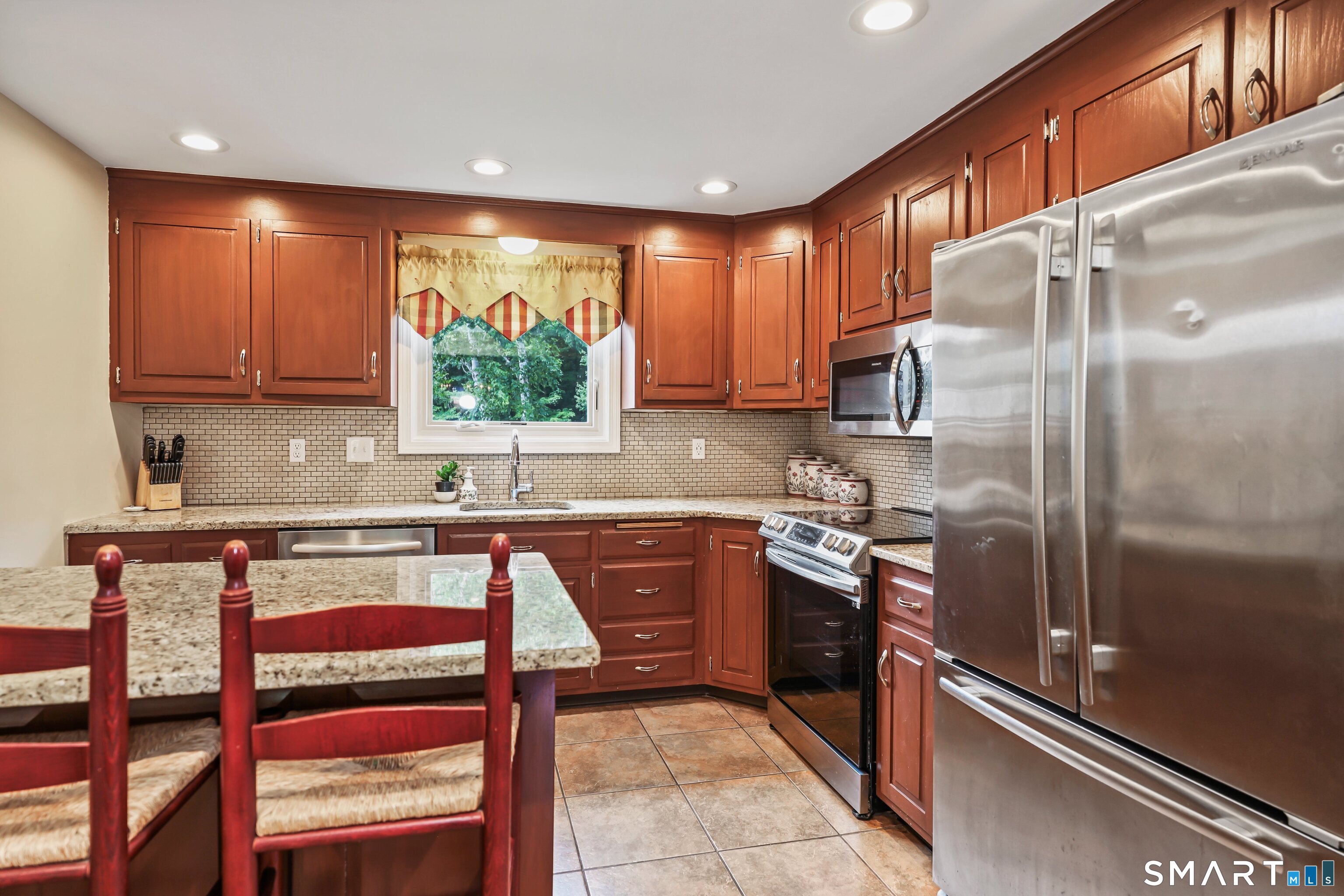 2 Meadowside Drive
