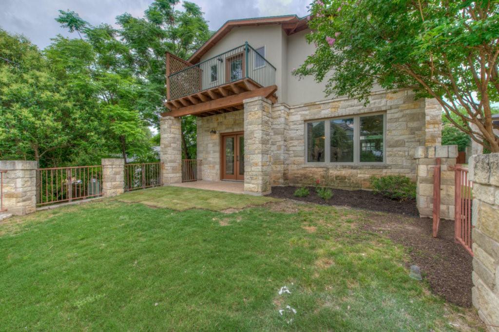 605 Peacock LN # C
