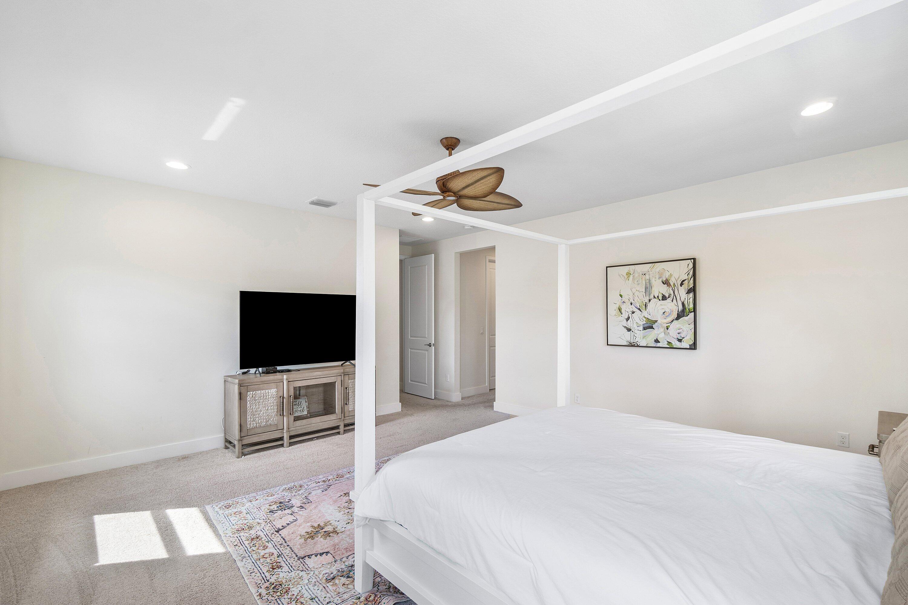 7296 Estero ()