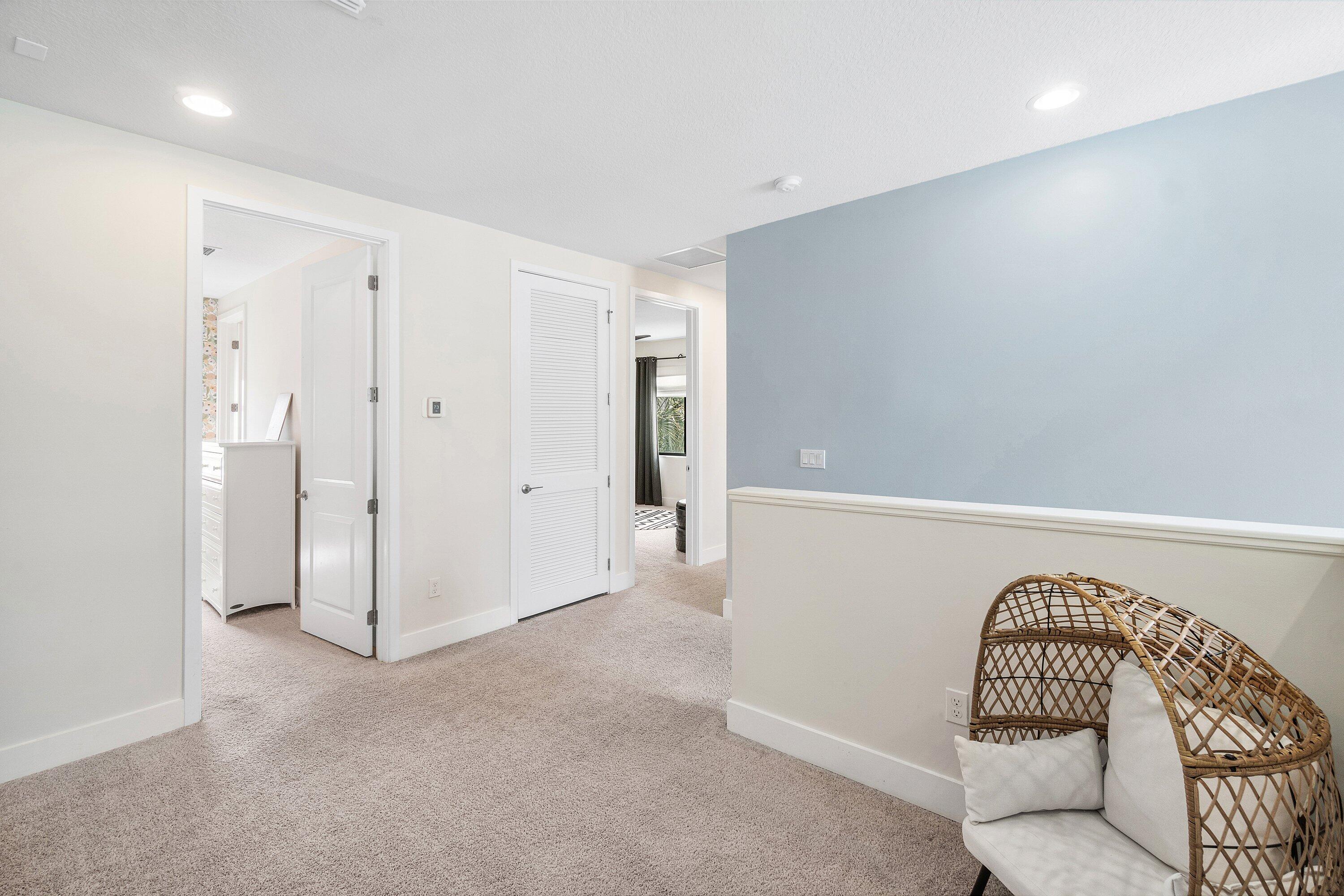 7296 Estero ()