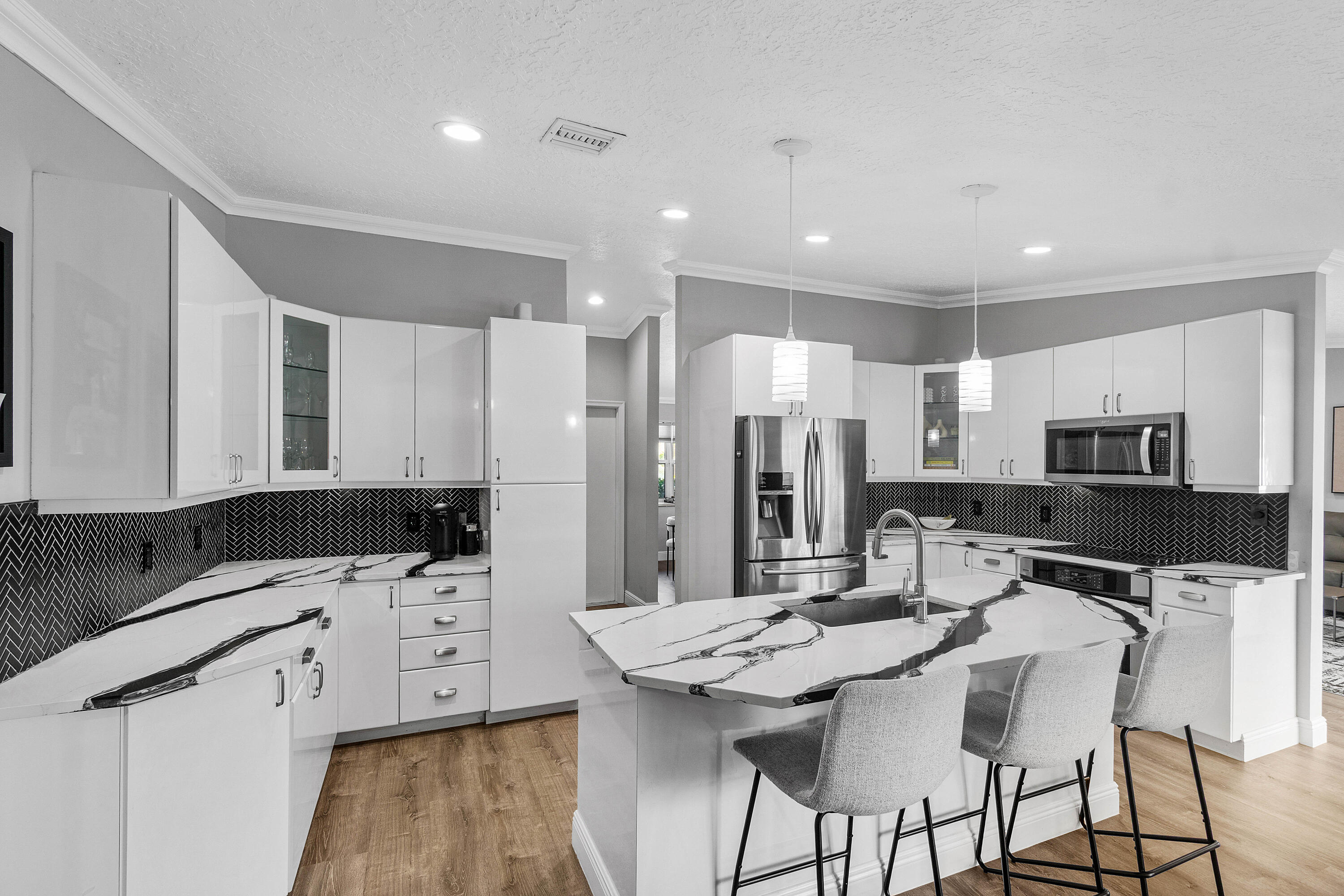 6992 W Calle Del Paz W