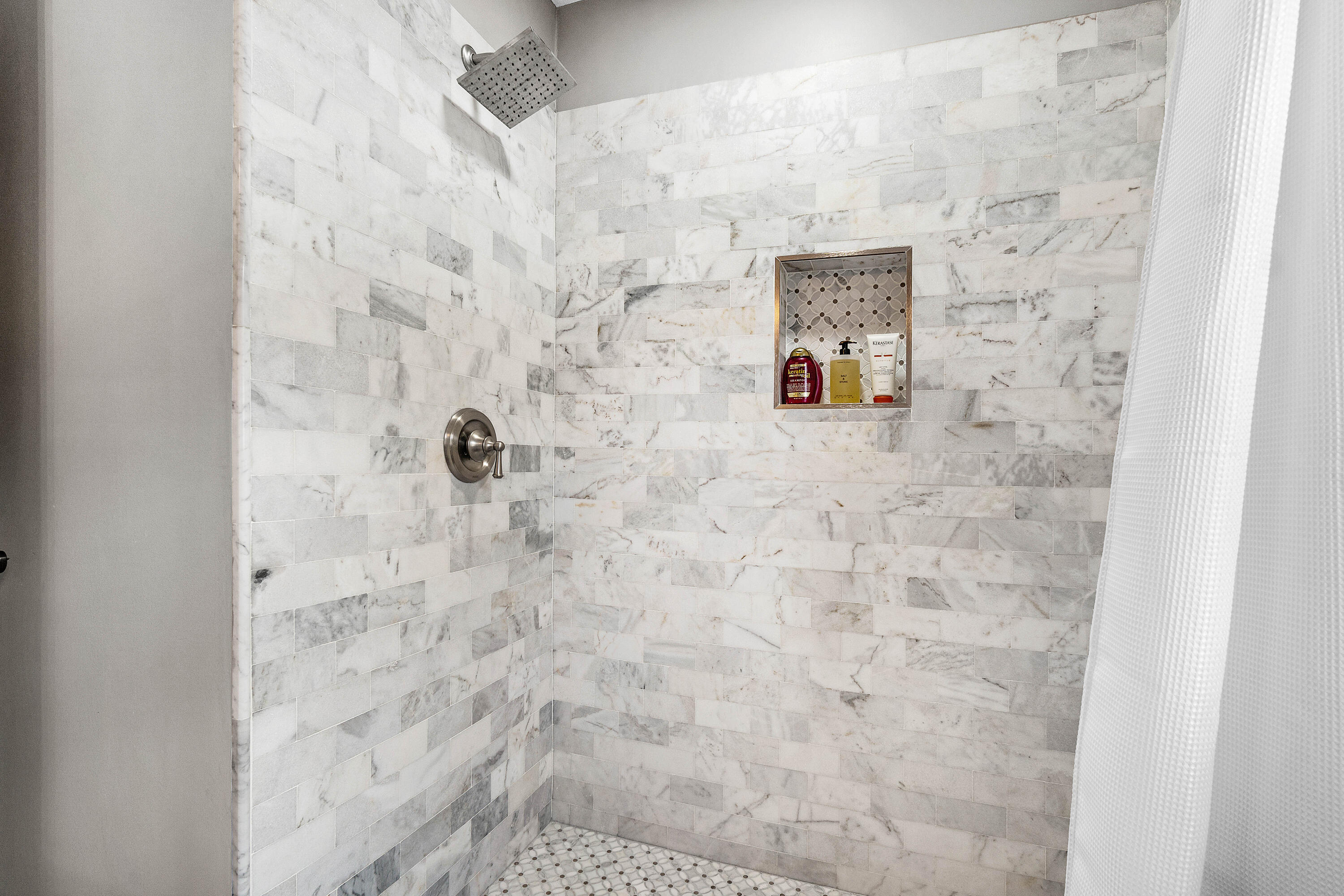 6992 W Calle Del Paz W