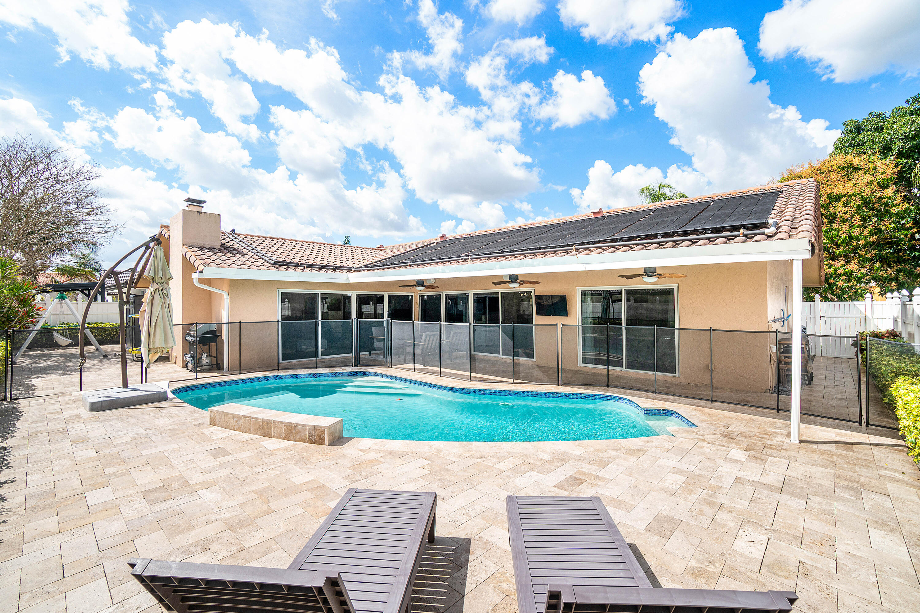 6992 W Calle Del Paz W