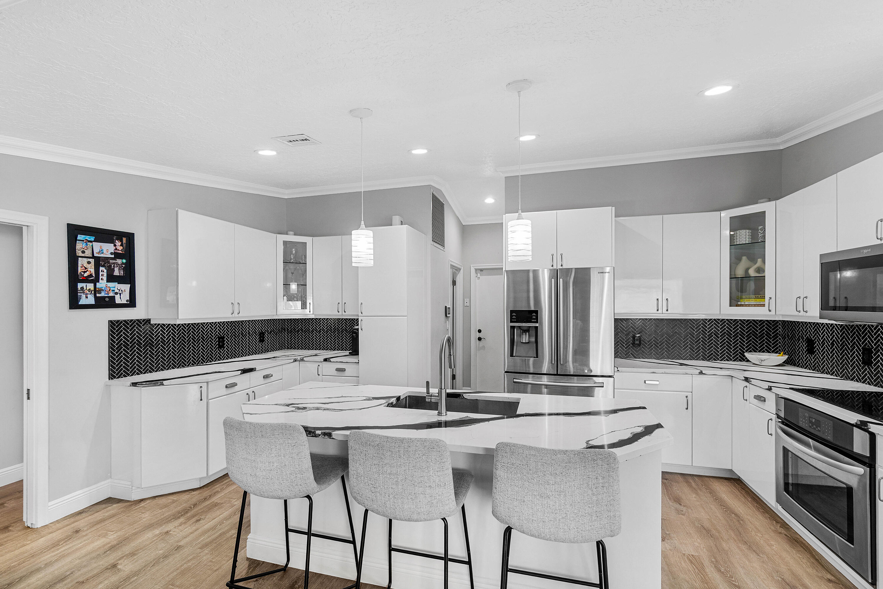 6992 W Calle Del Paz W