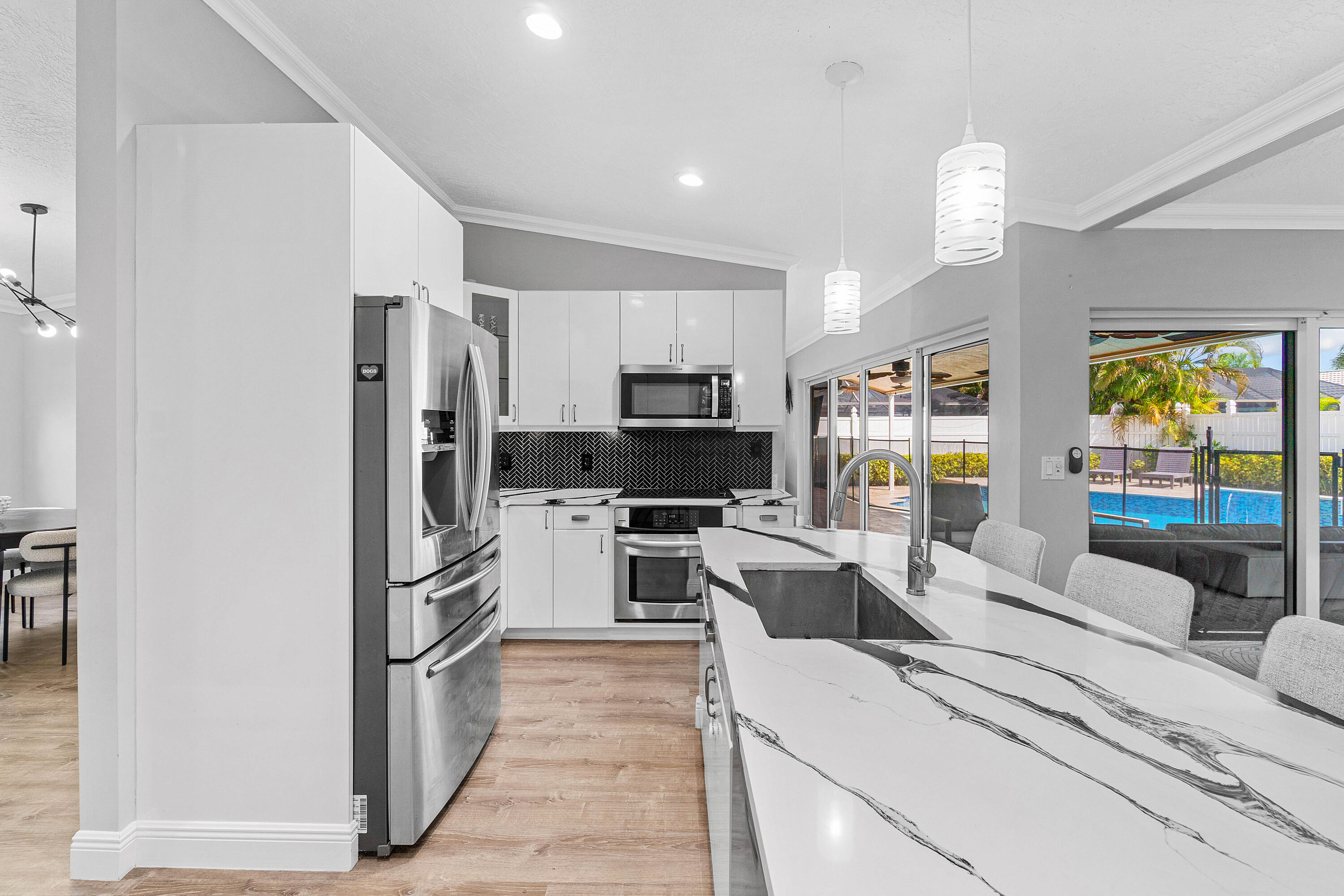 6992 W Calle Del Paz W