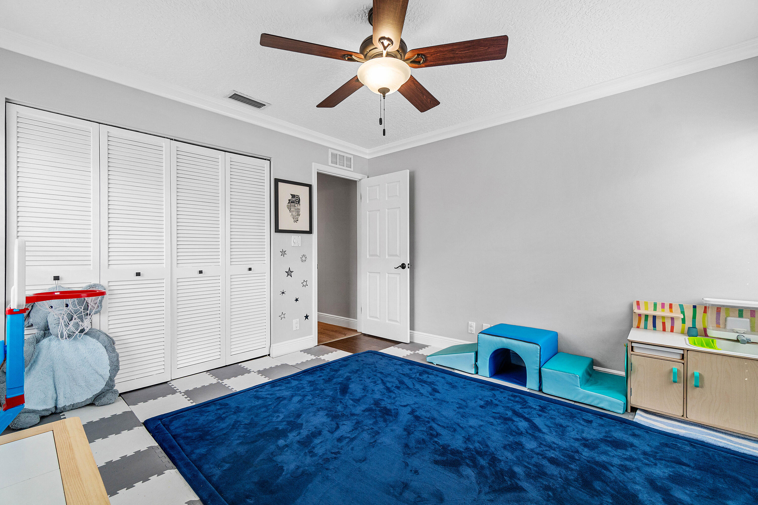 6992 W Calle Del Paz W