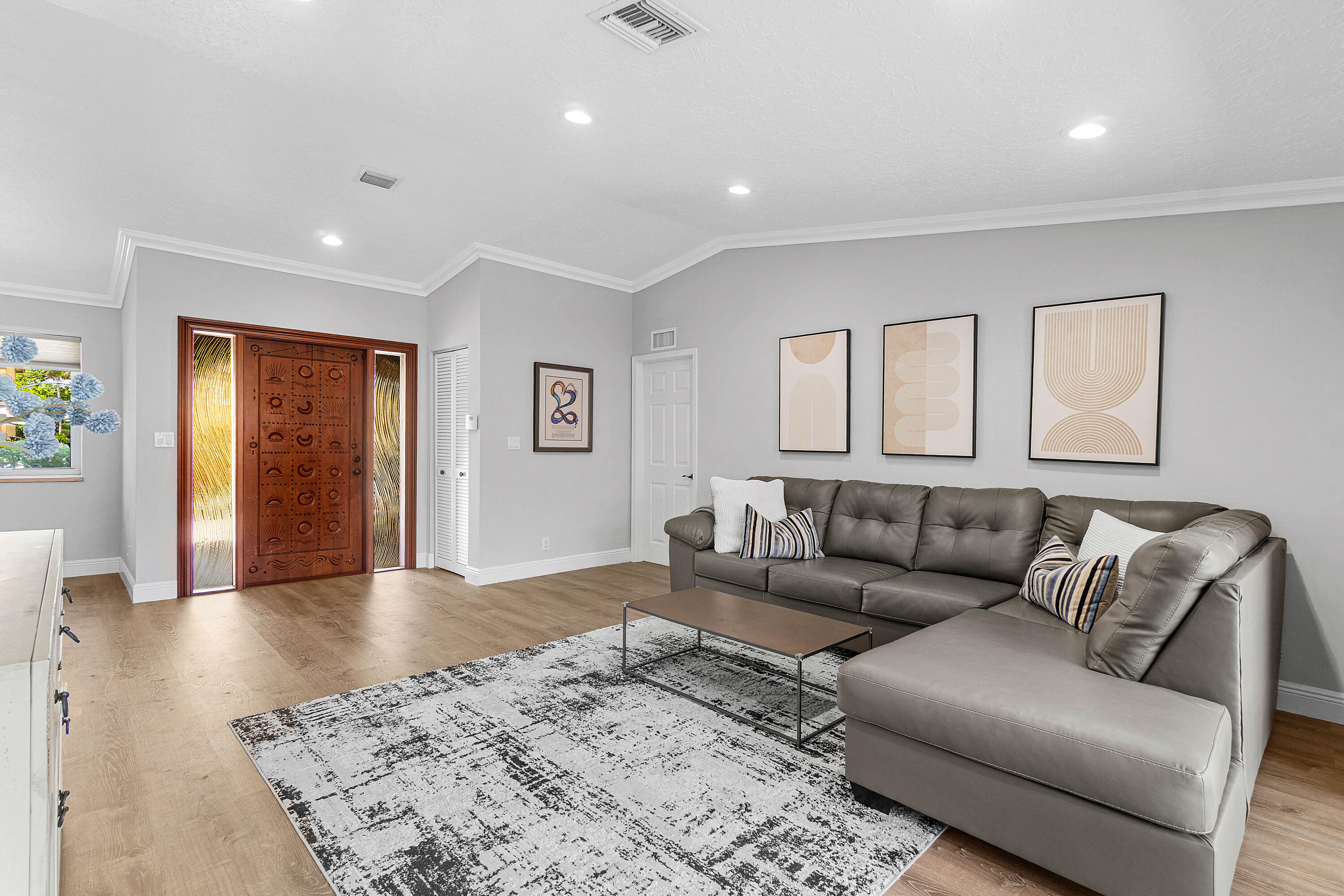 6992 W Calle Del Paz W