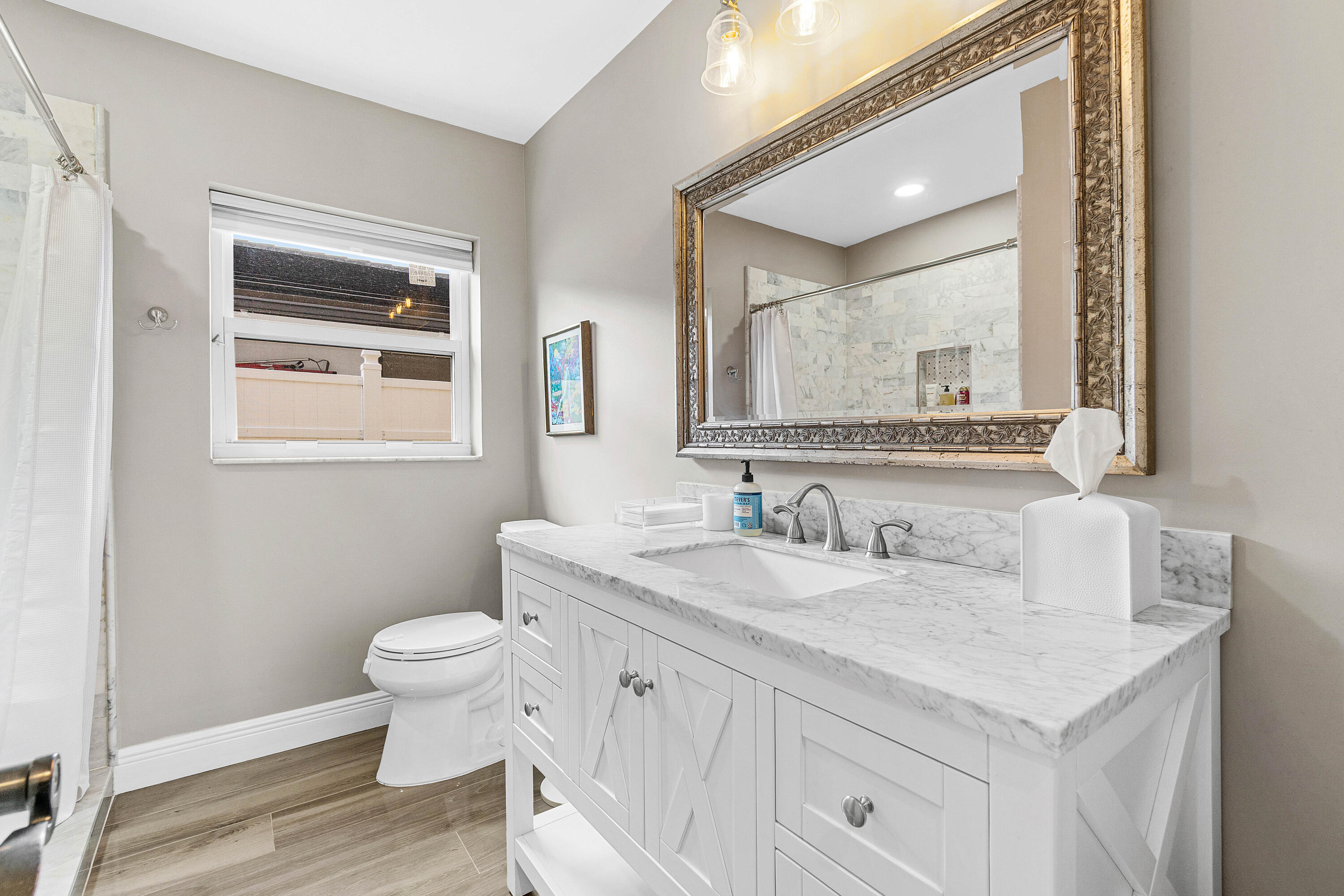 6992 W Calle Del Paz W