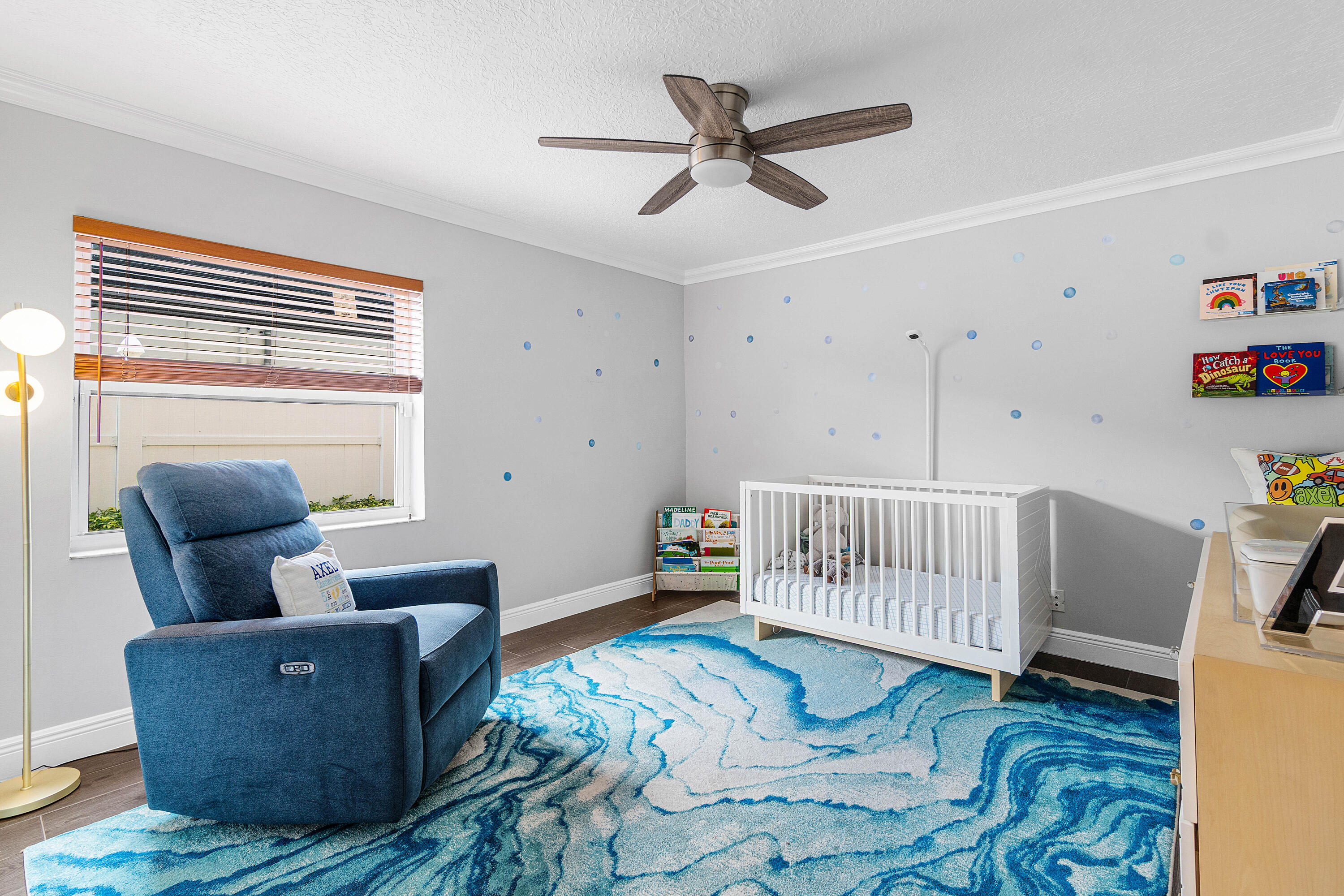 6992 W Calle Del Paz W