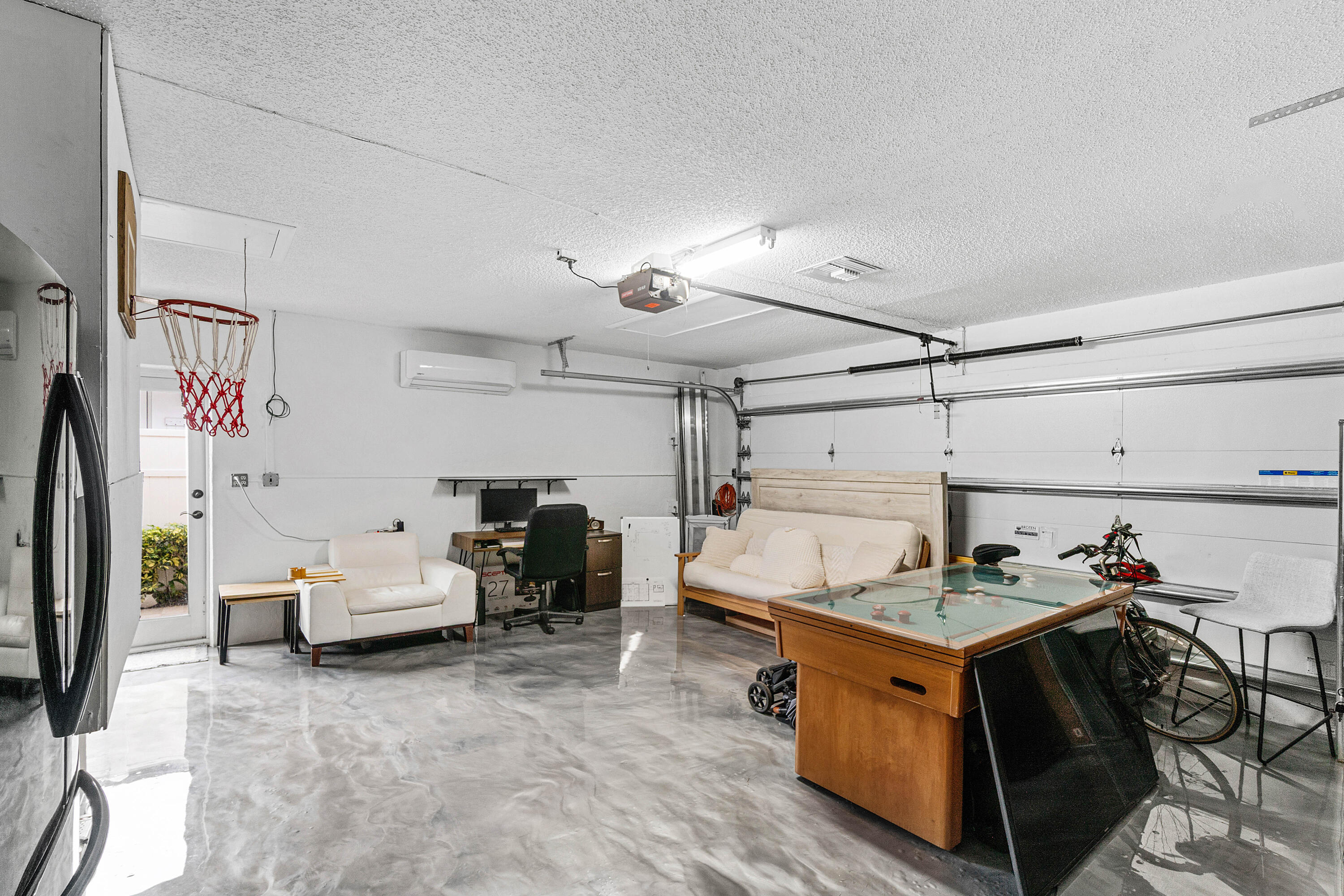 6992 W Calle Del Paz W