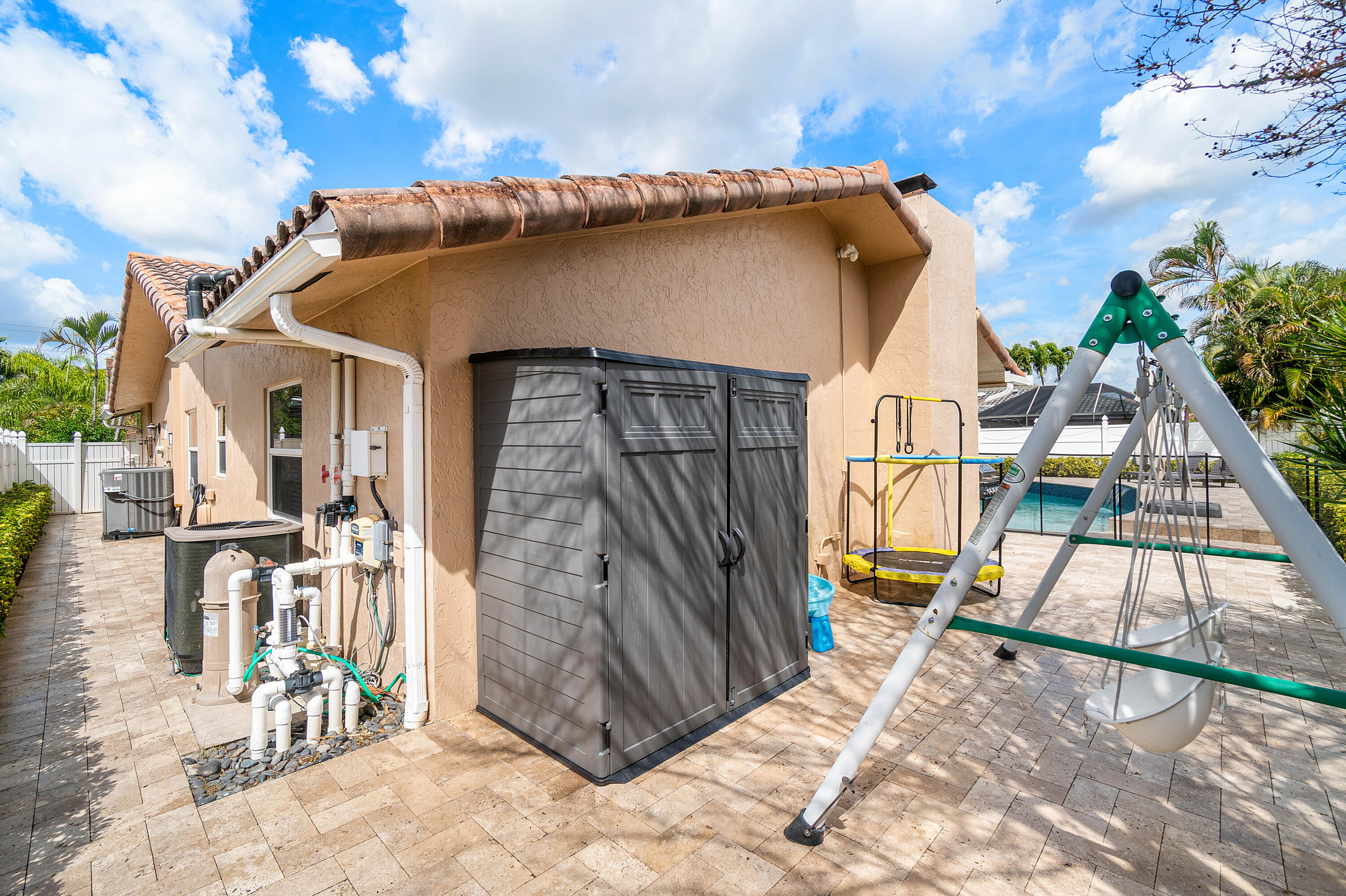 6992 W Calle Del Paz W