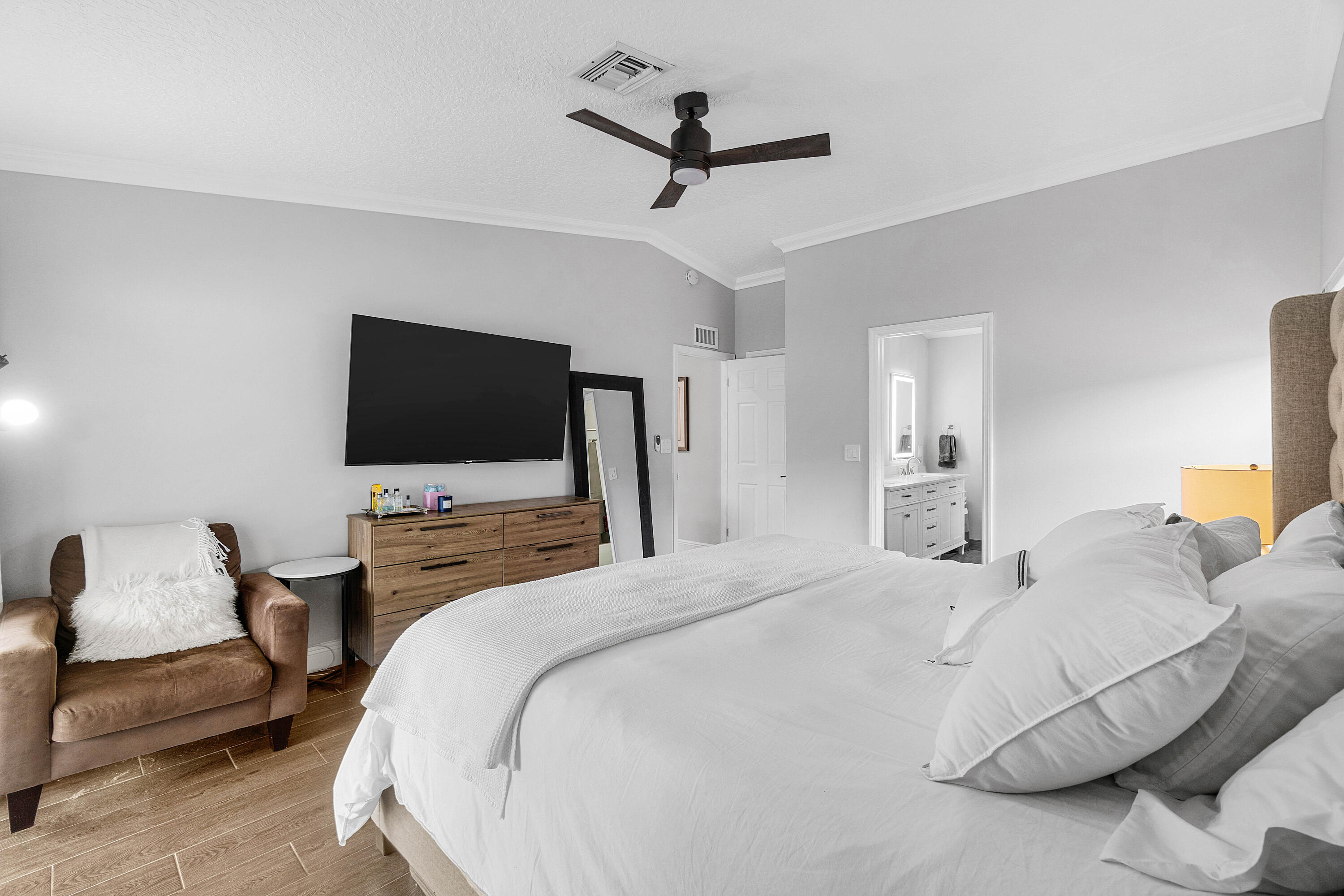 6992 W Calle Del Paz W