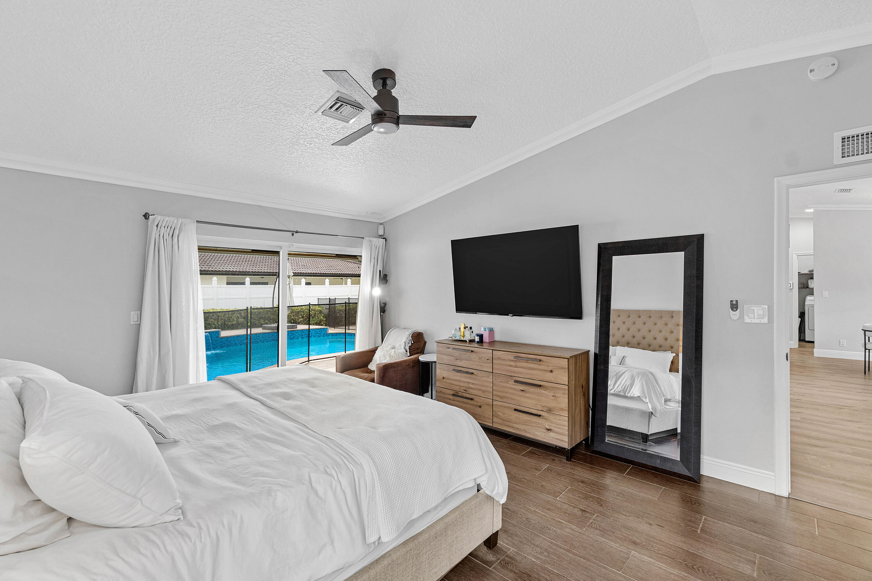 6992 W Calle Del Paz W