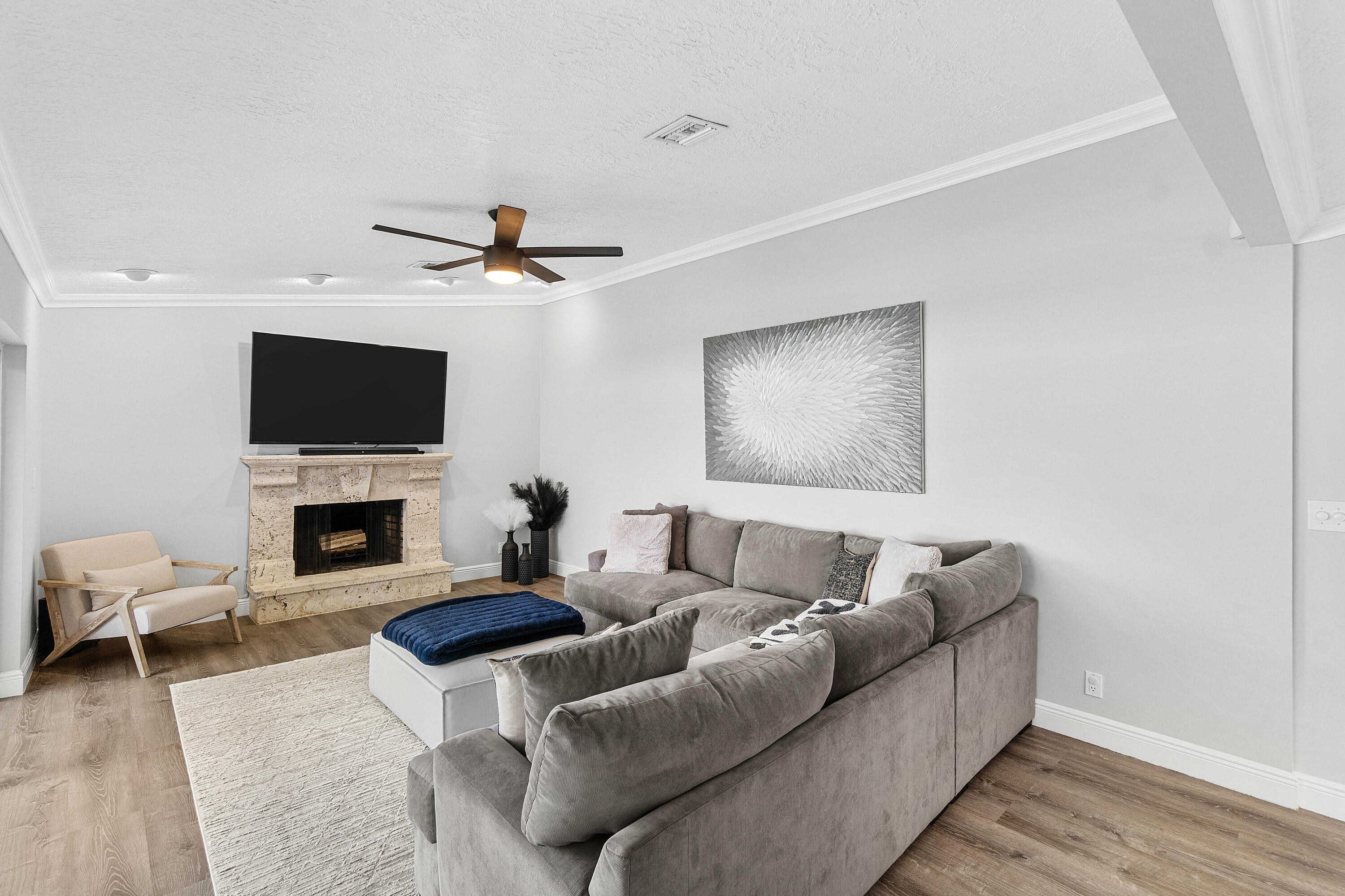 6992 W Calle Del Paz W