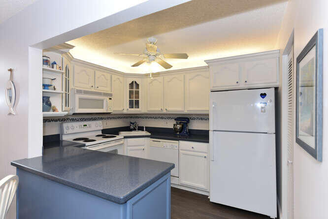 305 Knotty Pine