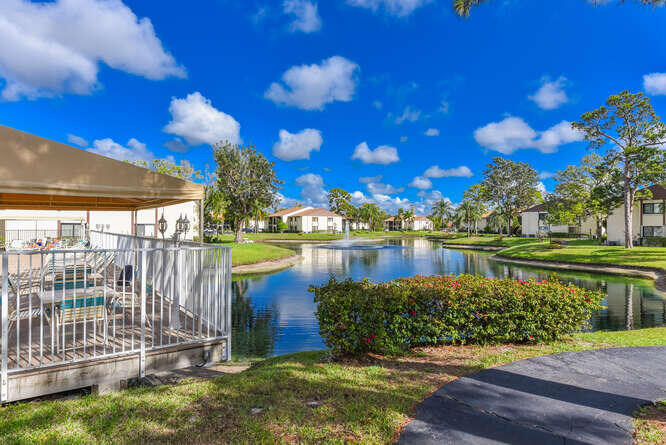305 Knotty Pine