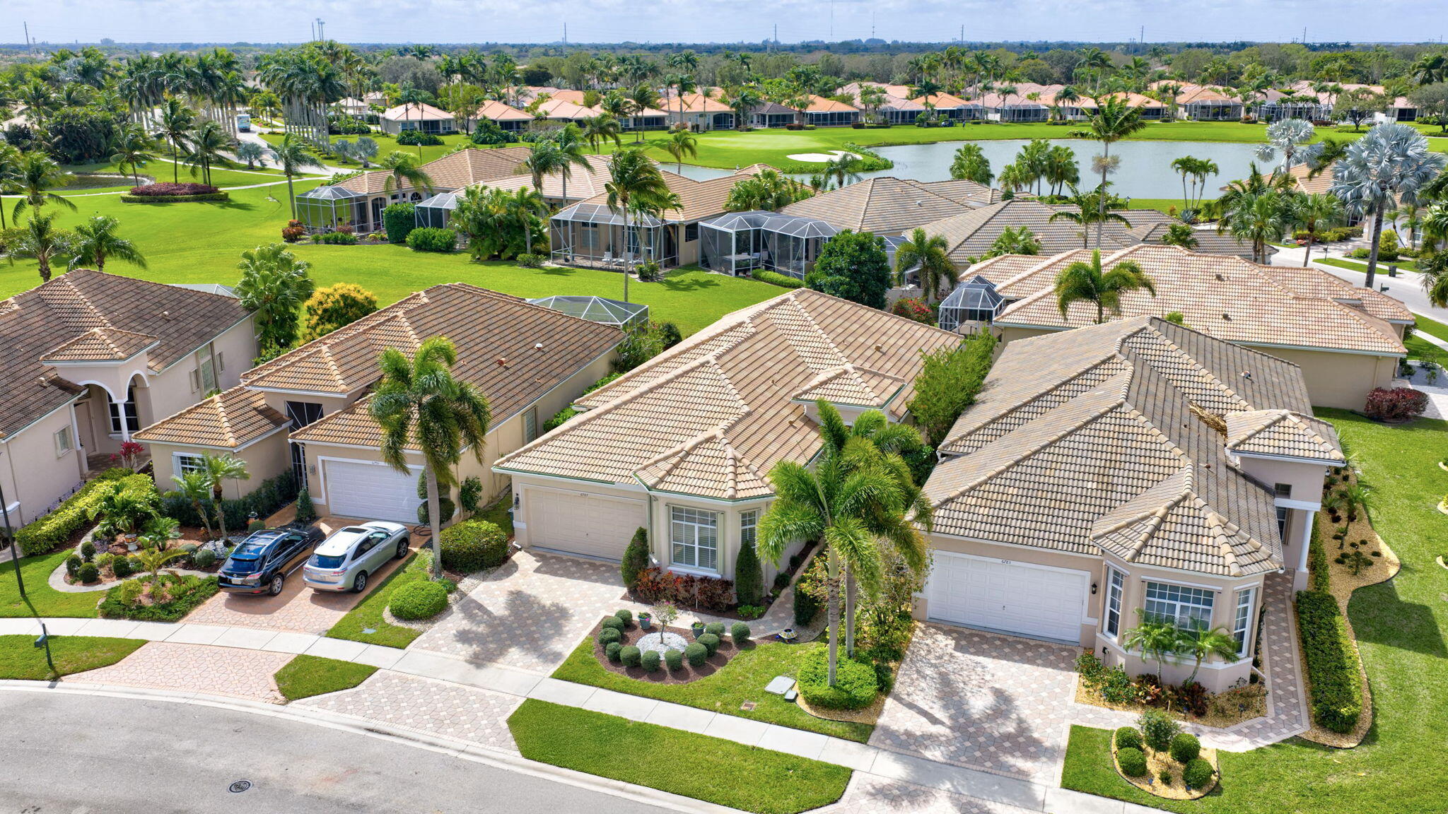 6787 Fairway Lakes Dr