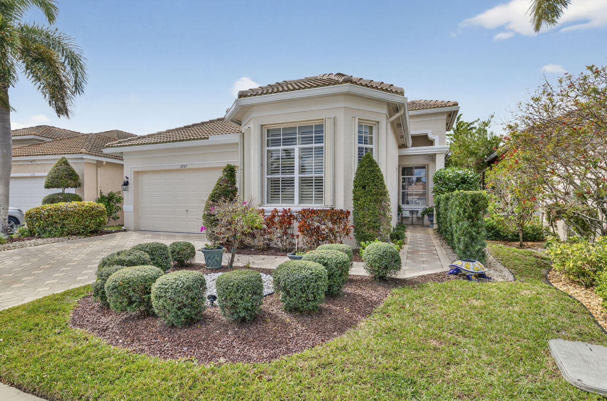 6787 Fairway Lakes Dr