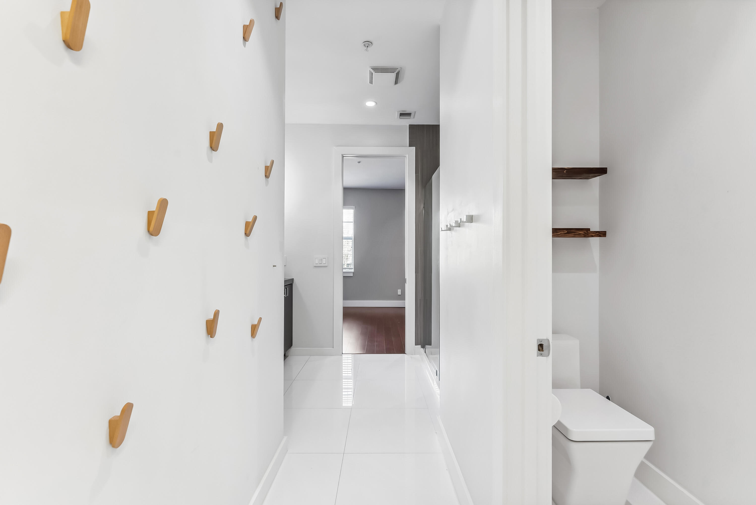 106 SW 1st Ave