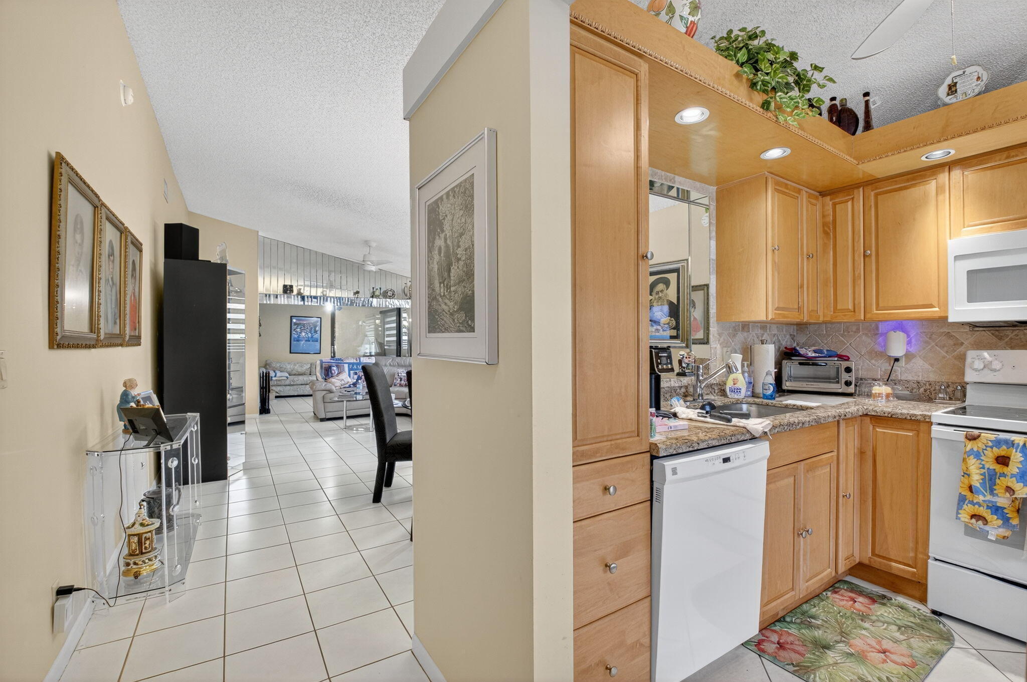 6234 Pointe Regal Circle