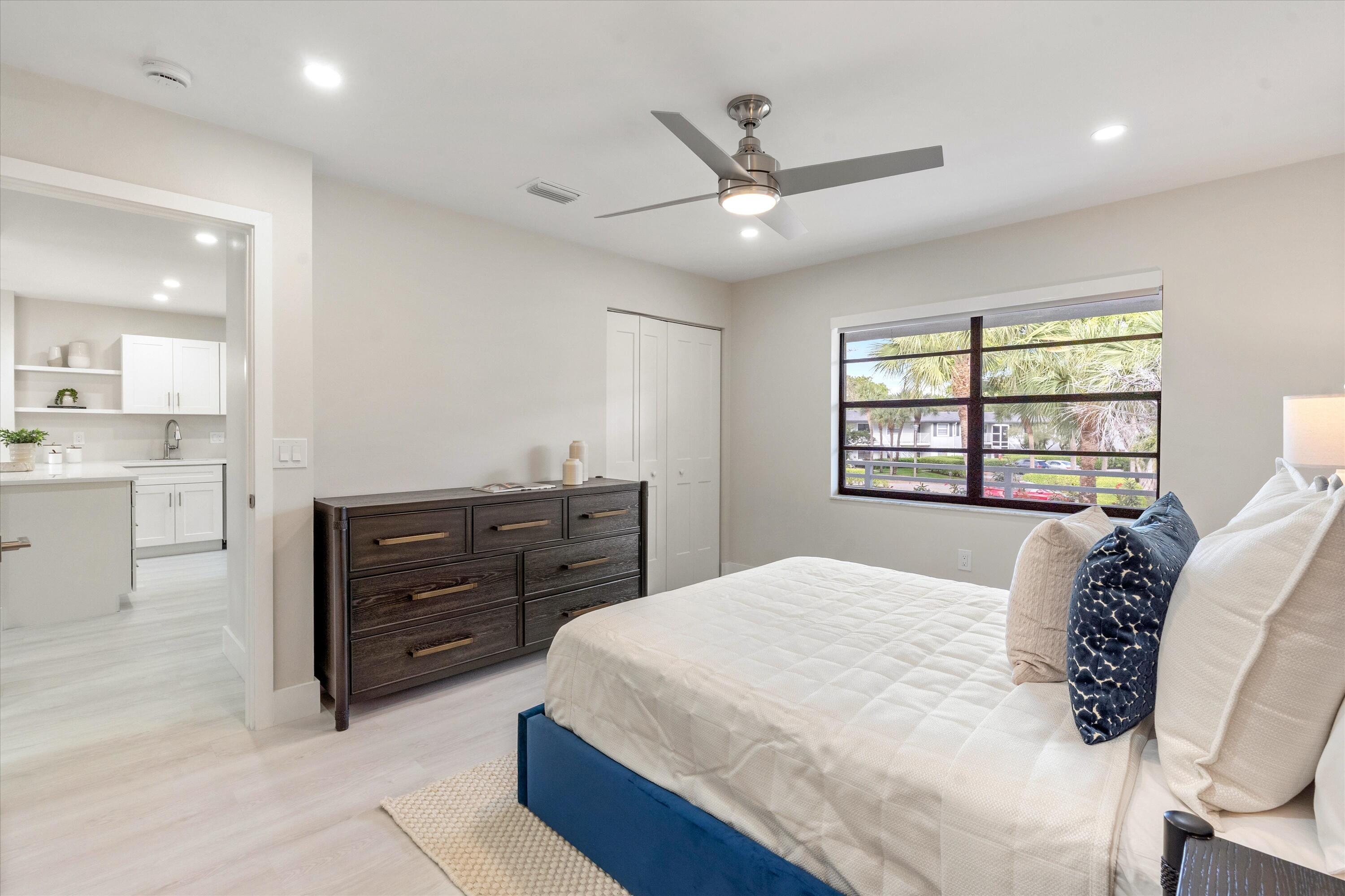 47 Stratford Lane W F