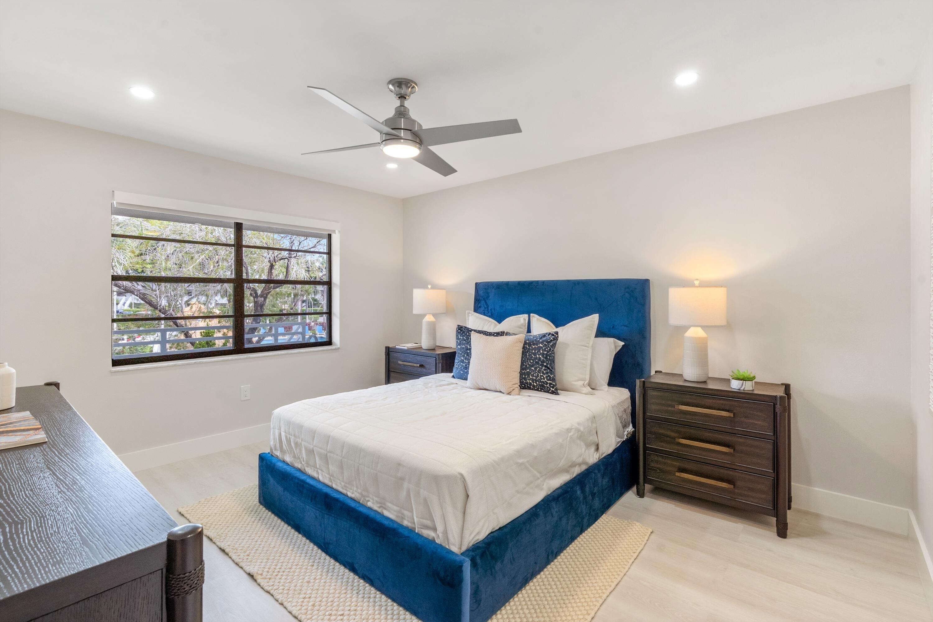 47 Stratford Lane W F