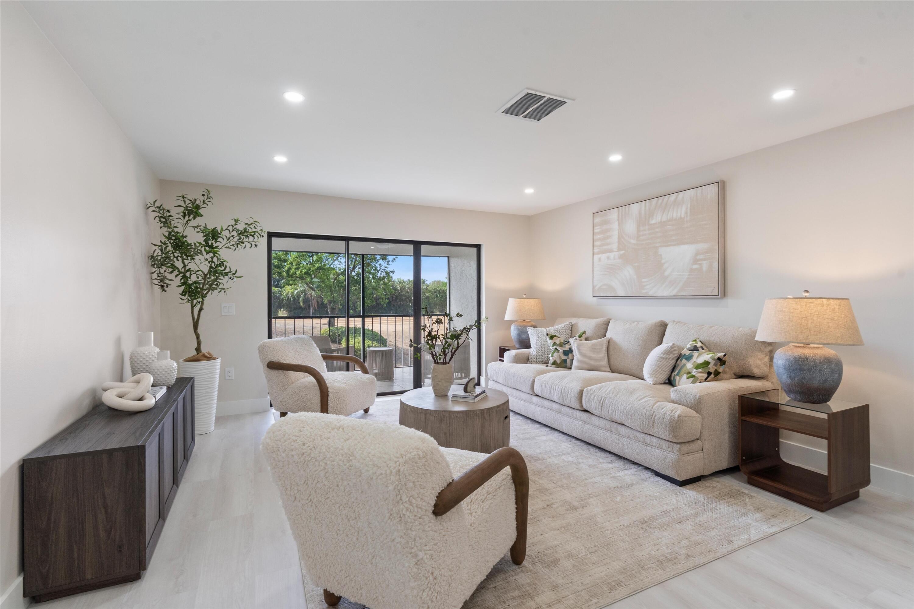 47 Stratford Lane W F