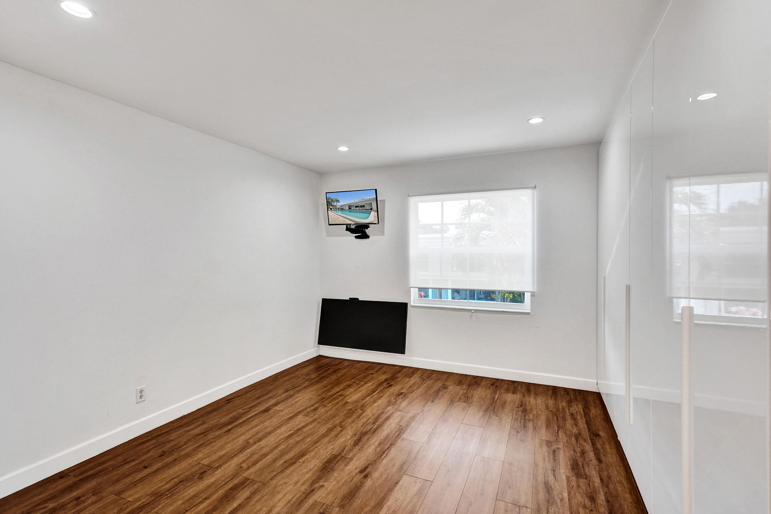 6289 Bay Club Drive