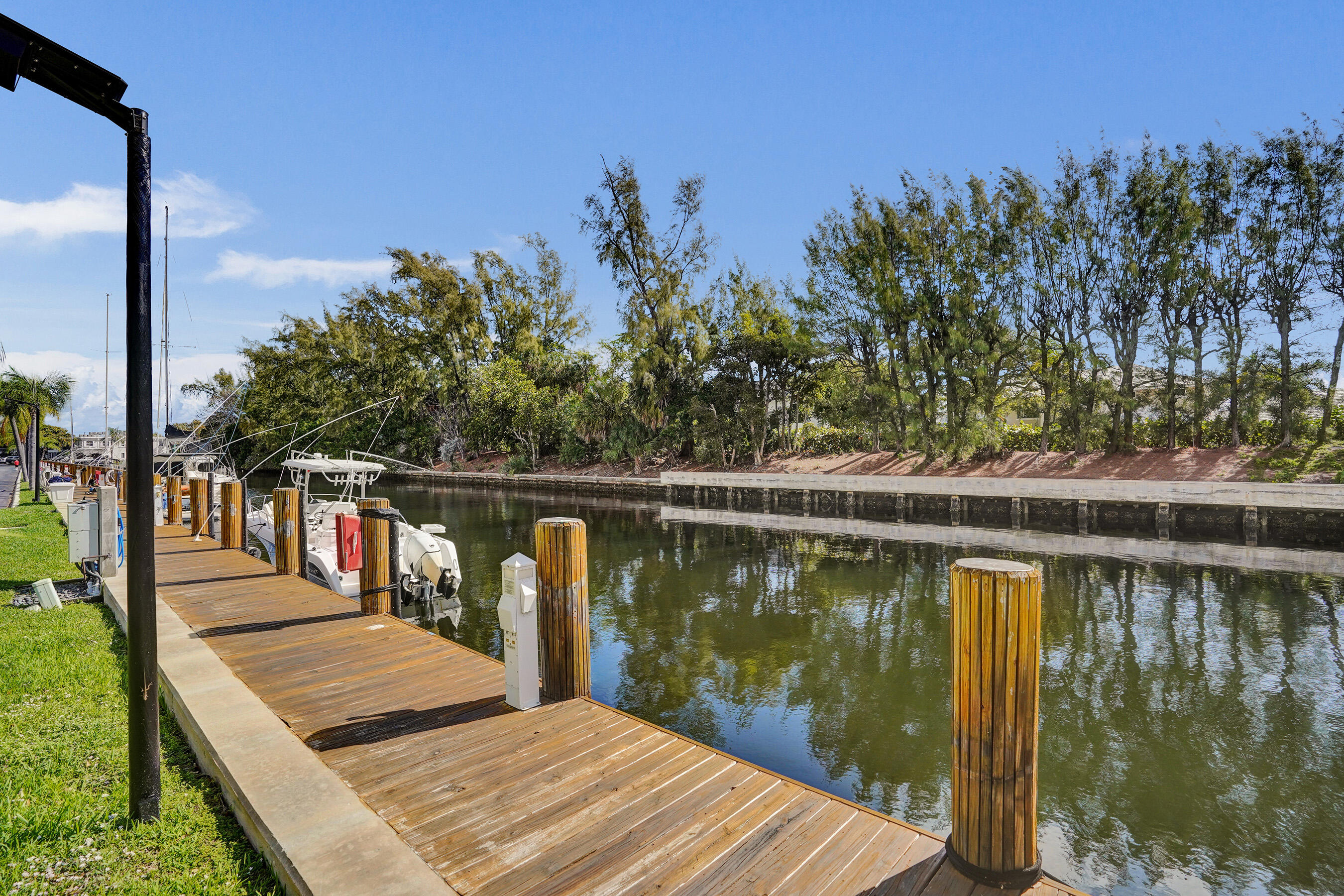 6289 Bay Club Drive