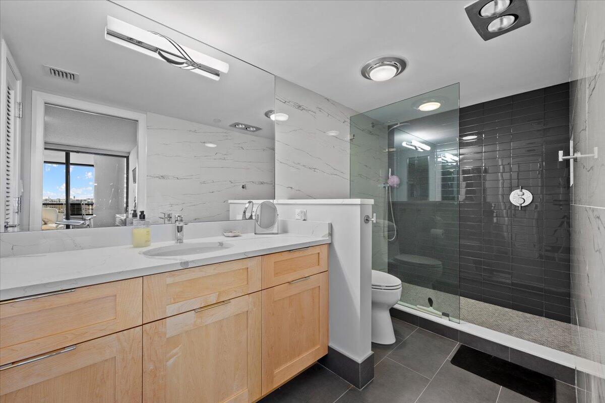 100 Lakeshore Drive 1154