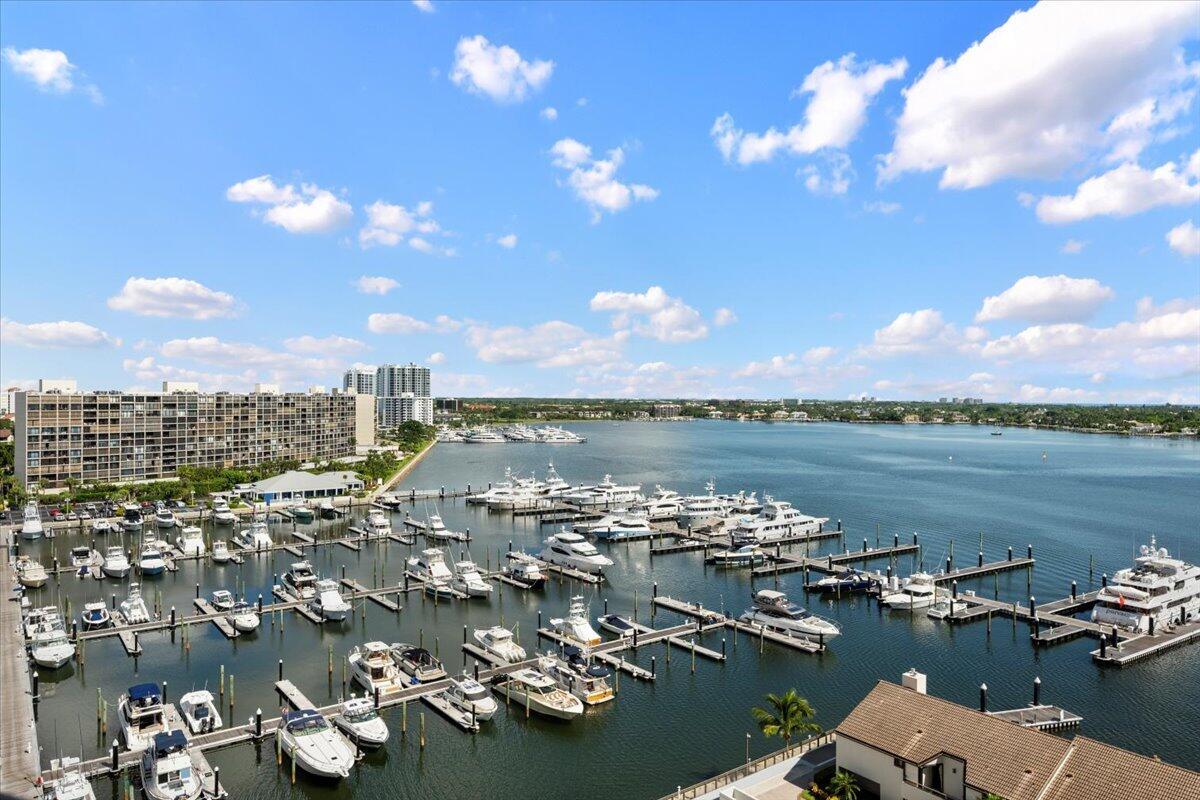 100 Lakeshore Drive 1154
