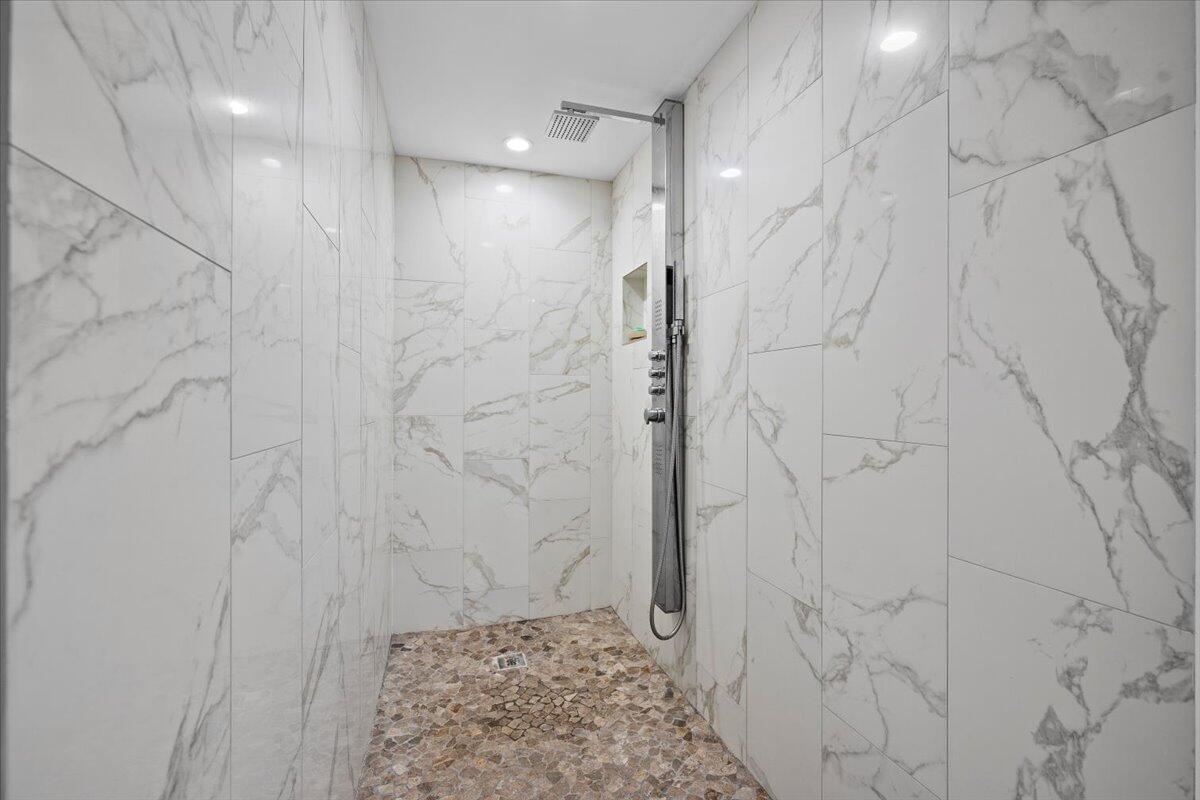 100 Lakeshore Drive 1154