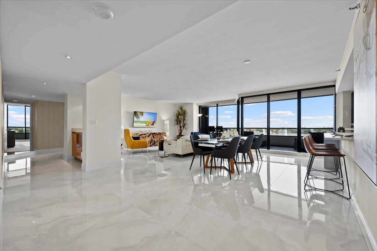 100 Lakeshore Drive 1154
