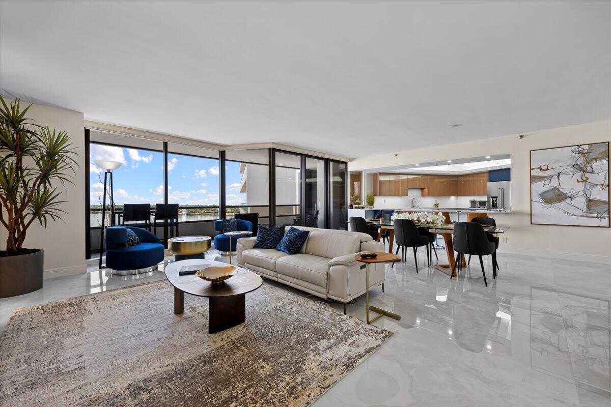 100 Lakeshore Drive 1154