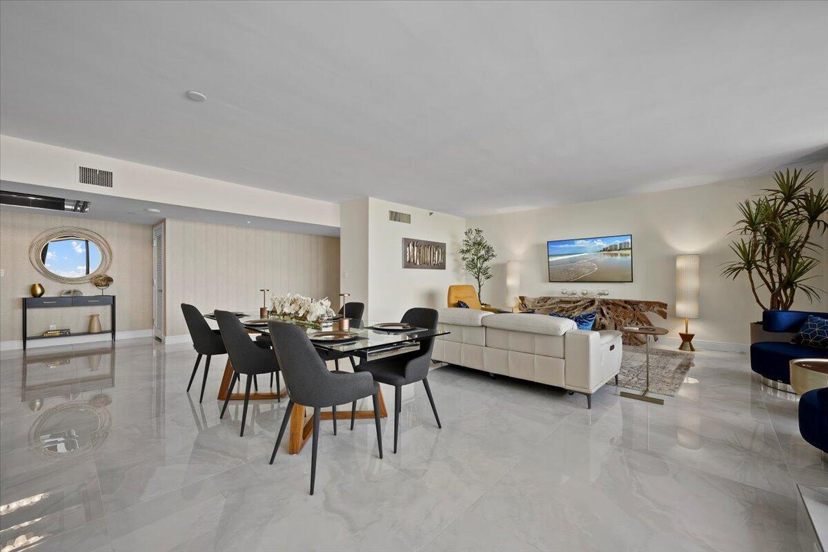 100 Lakeshore Drive 1154