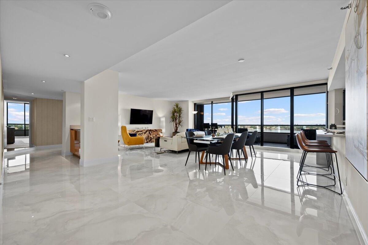 100 Lakeshore Drive 1154