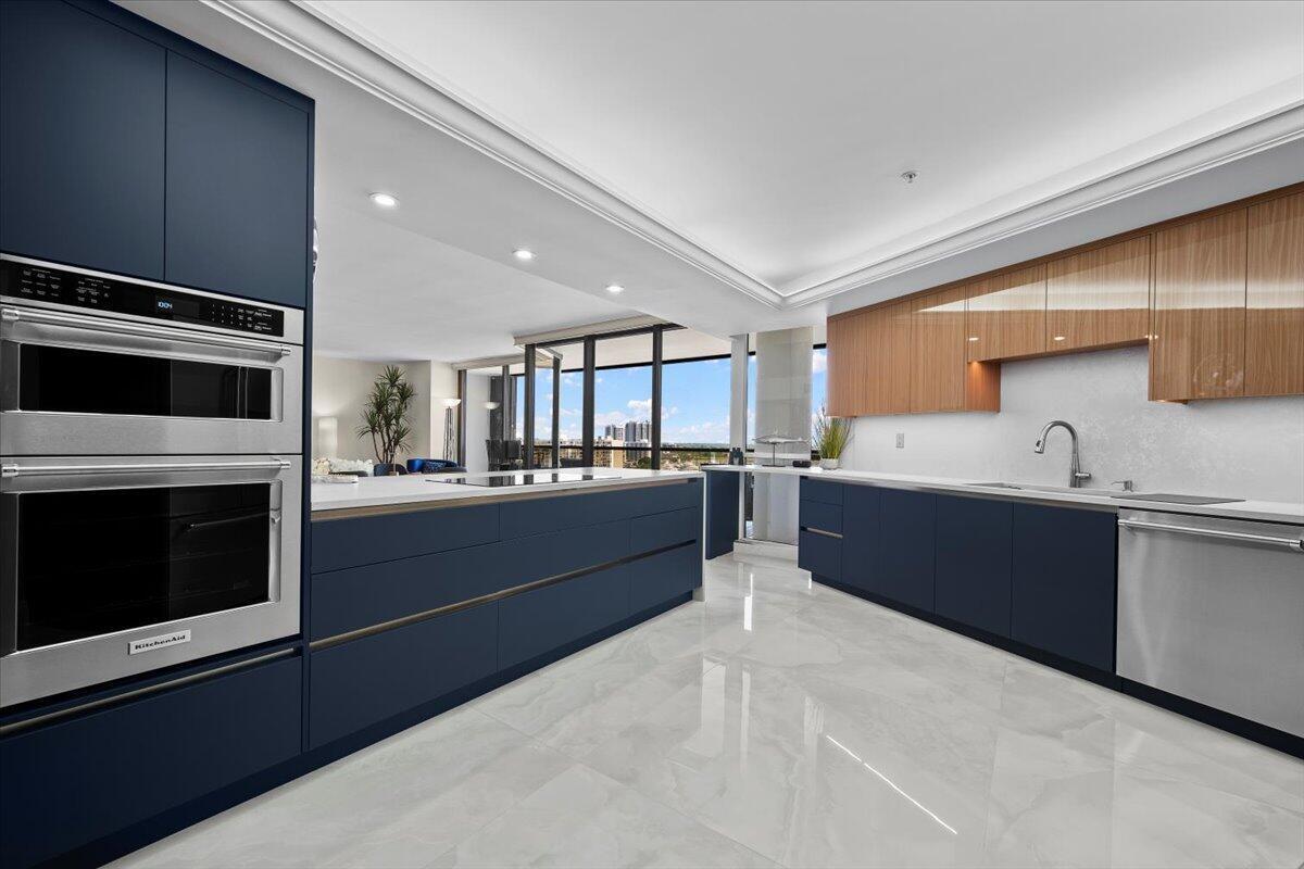 100 Lakeshore Drive 1154