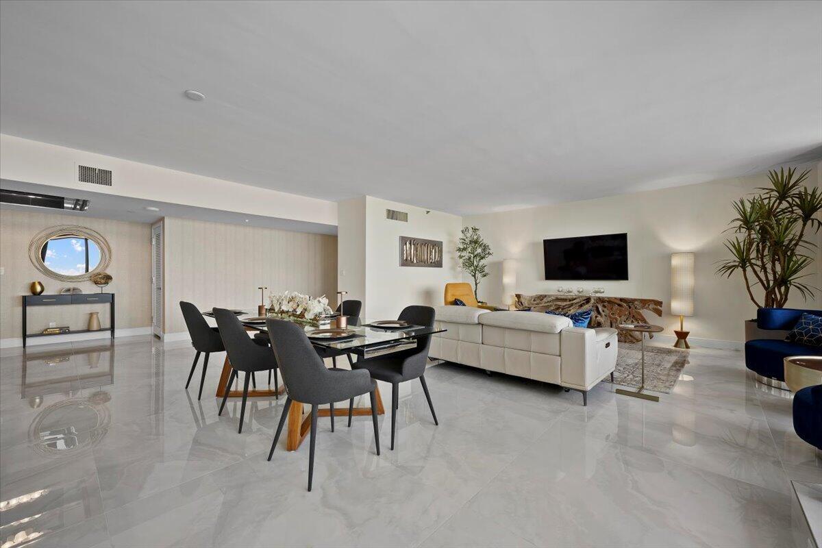 100 Lakeshore Drive 1154