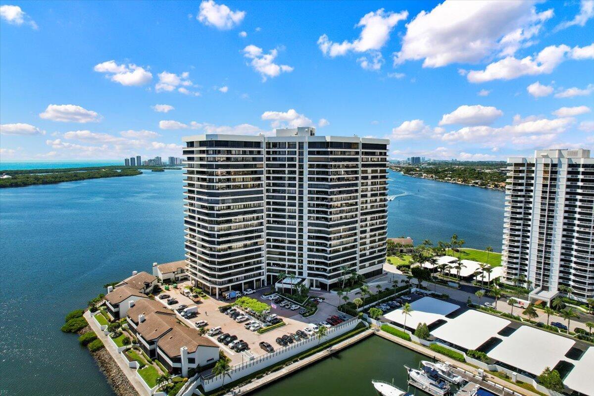 100 Lakeshore Drive 1154