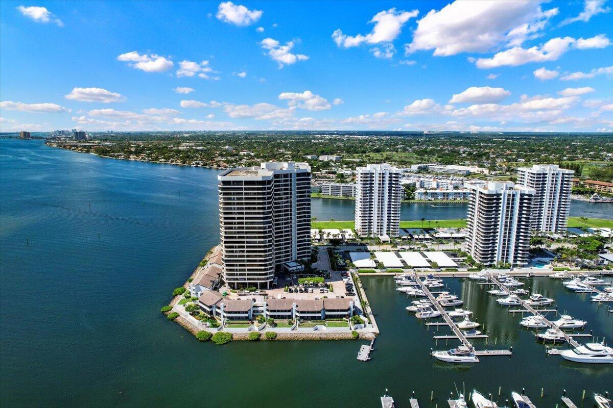 100 Lakeshore Drive 1154