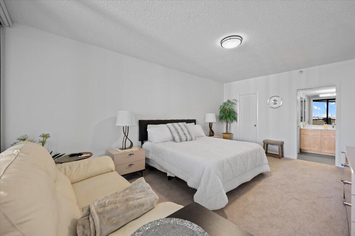 100 Lakeshore Drive 1154
