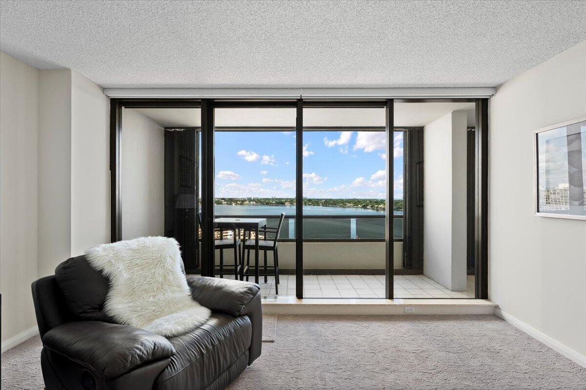 100 Lakeshore Drive 1154