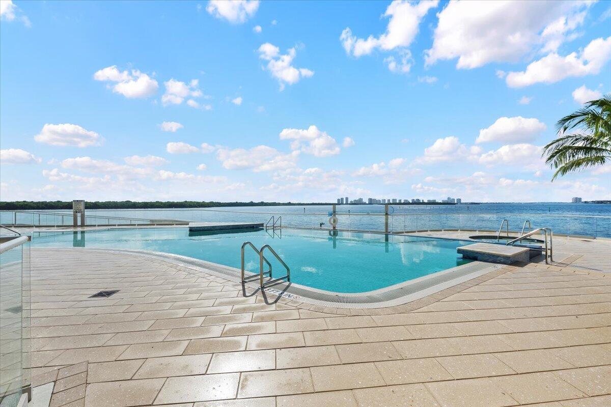 100 Lakeshore Drive 1154