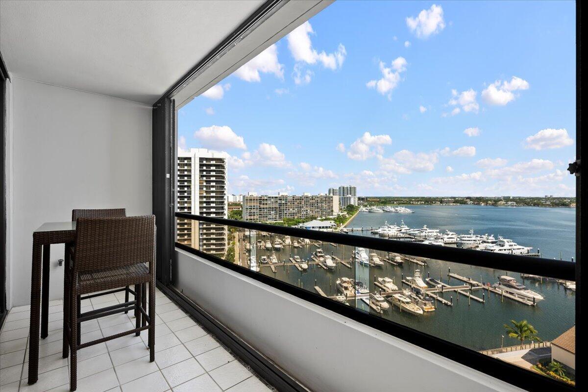 100 Lakeshore Drive 1154