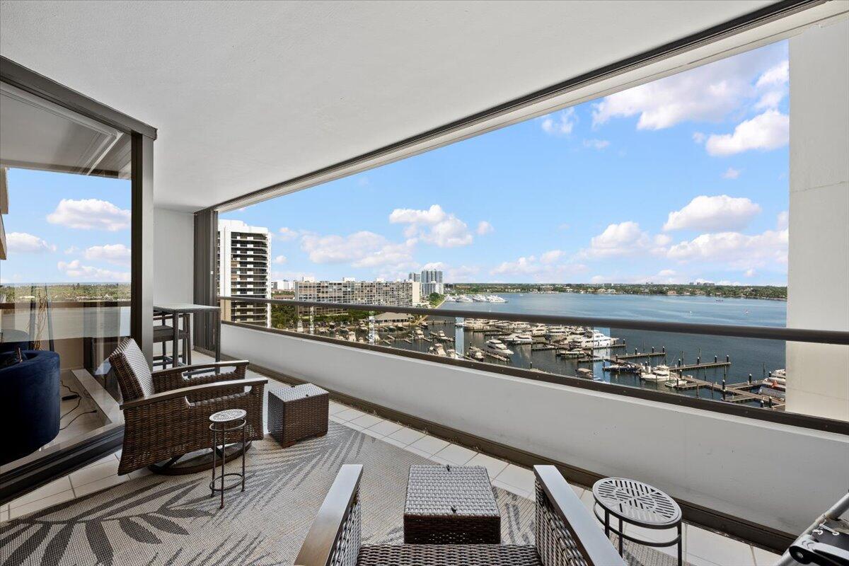 100 Lakeshore Drive 1154