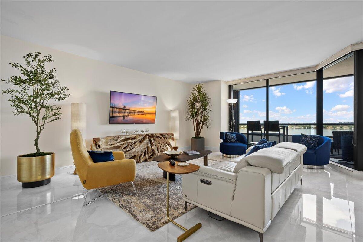 100 Lakeshore Drive 1154