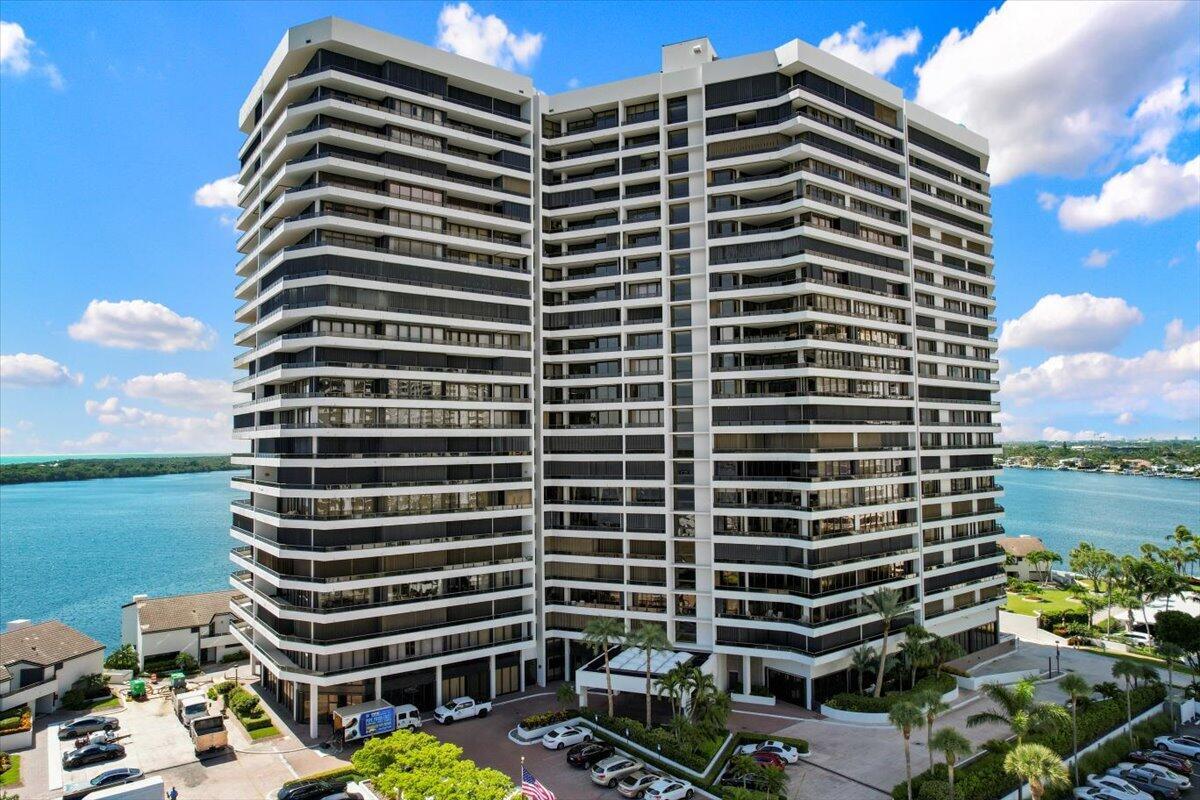 100 Lakeshore Drive 1154