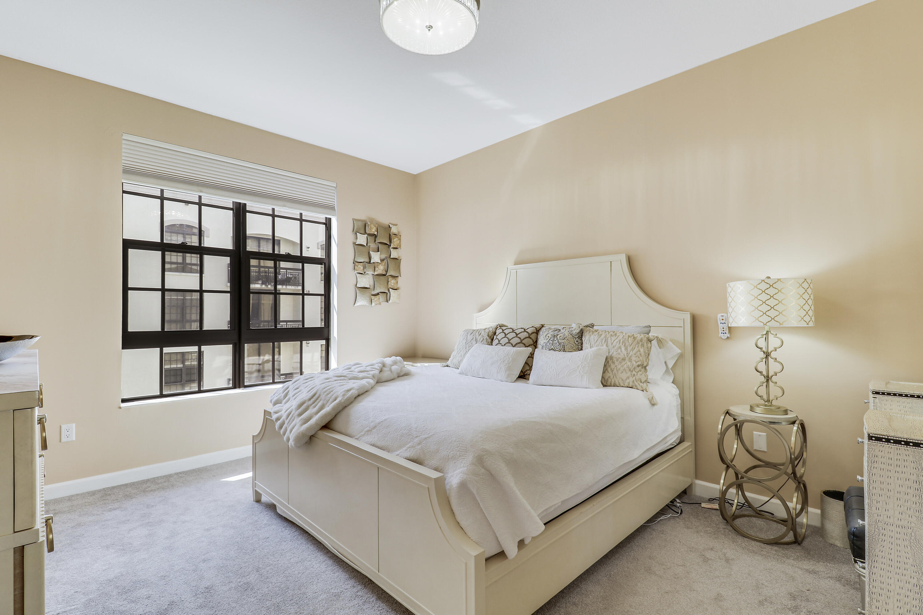 801 S Olive Avenue 1515